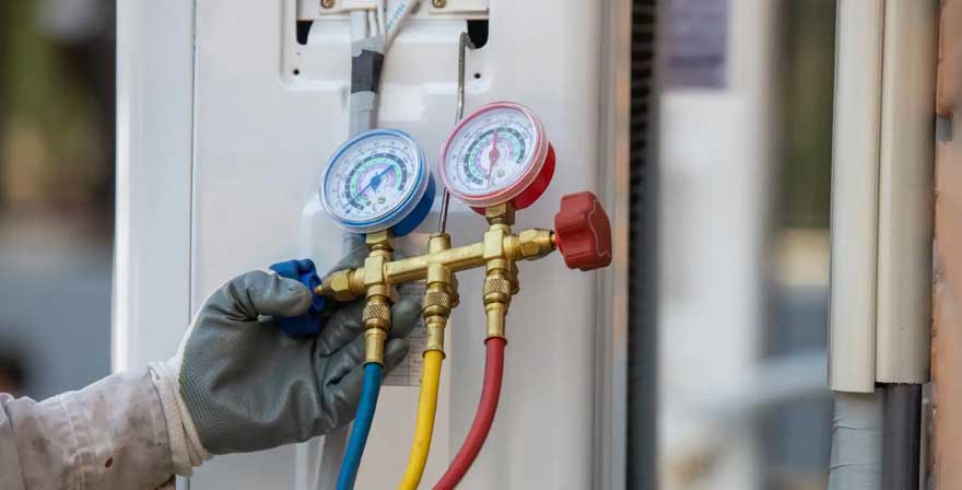 Reparación de fugas y carga de gas de Aire Acondicionado